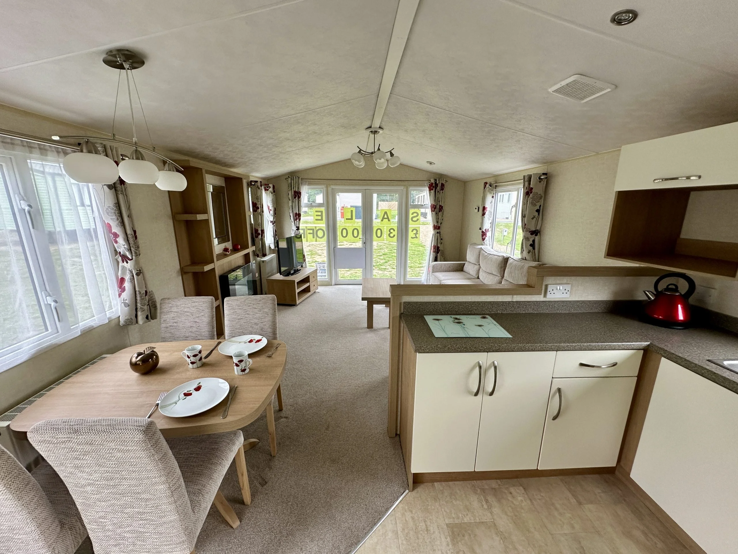 Willerby Avonmore dining area