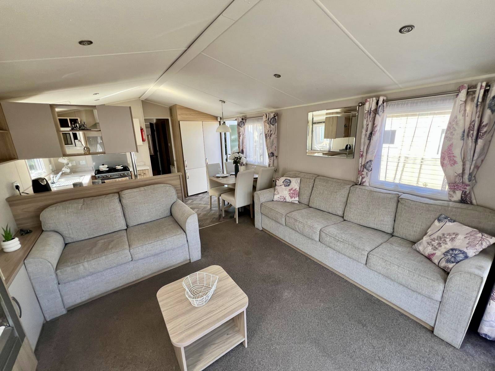 Willerby Brokenhurst lounge sofas
