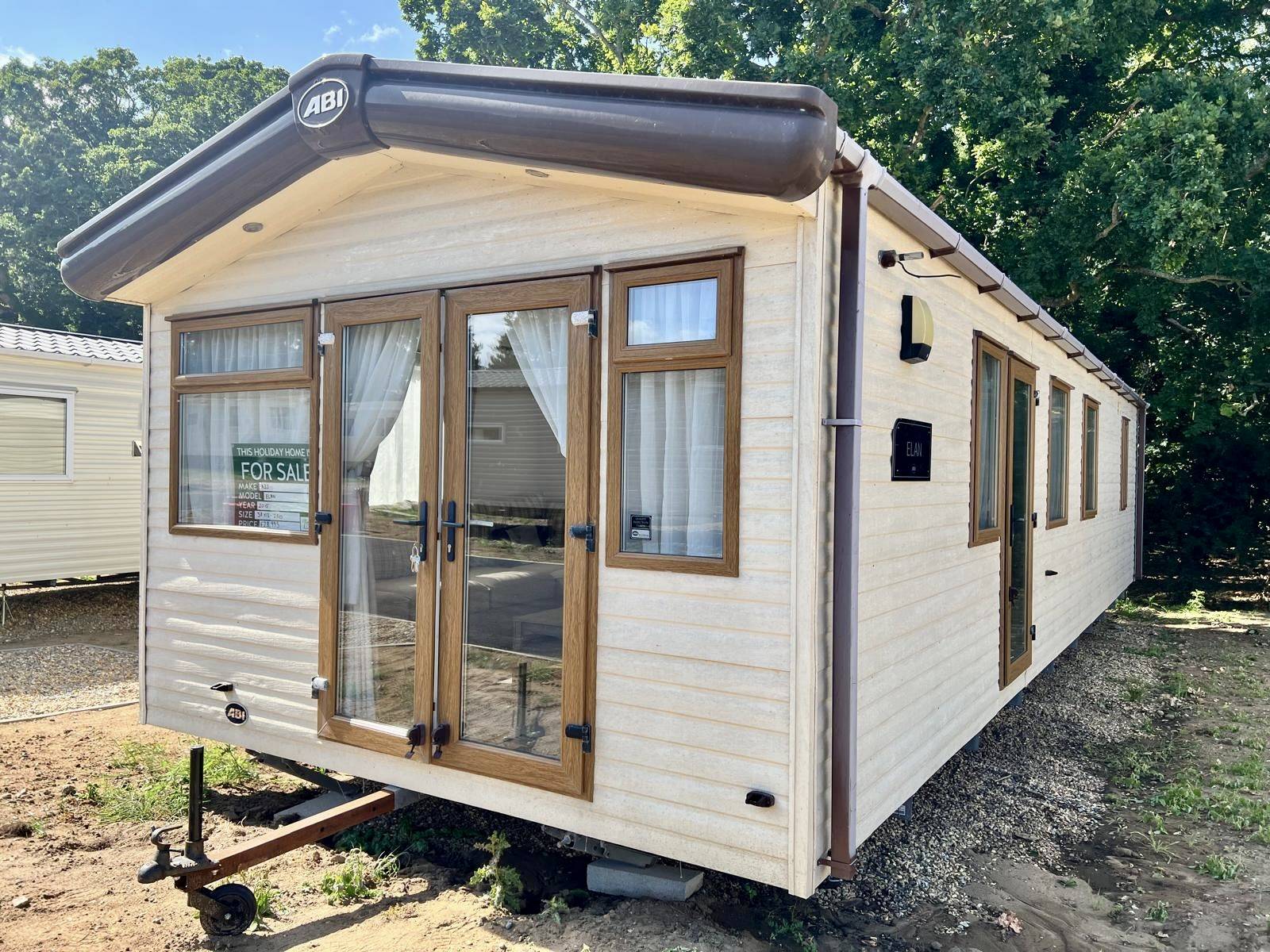 ABI Elan exterior