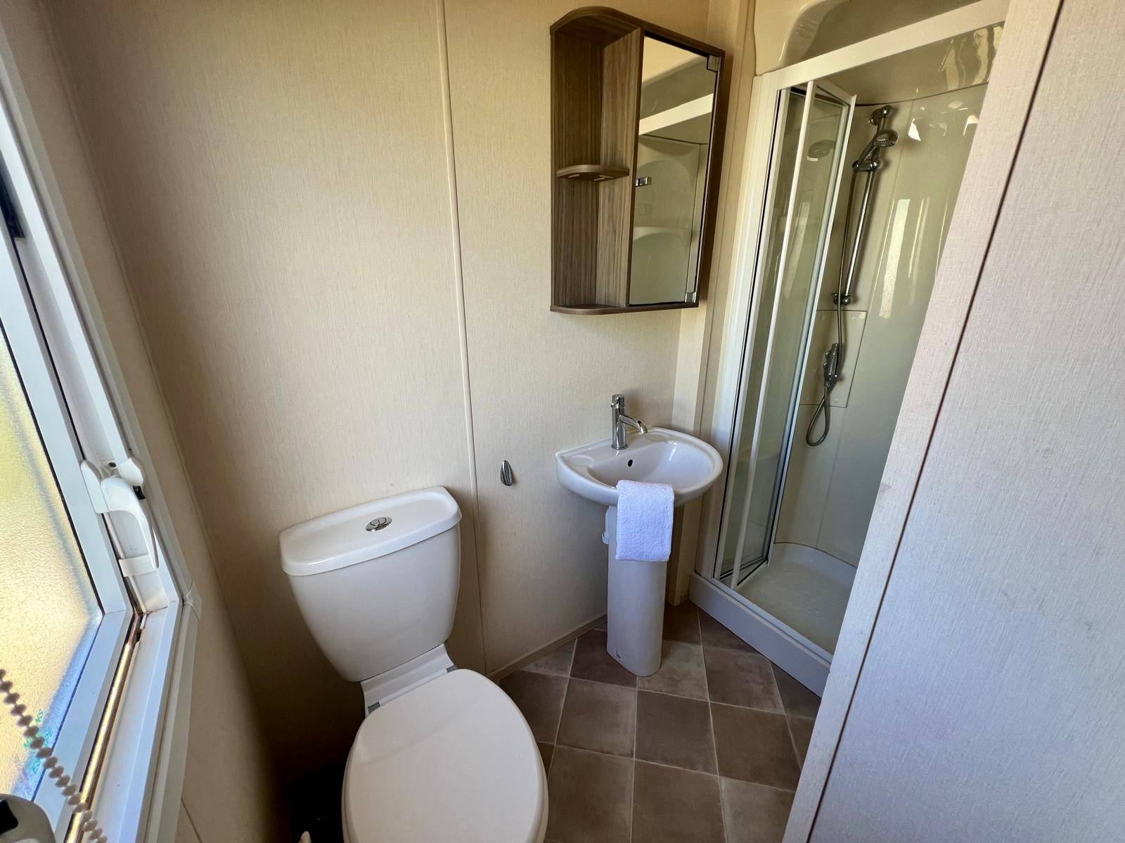 Abi Ambleside ensuite toilet and shower
